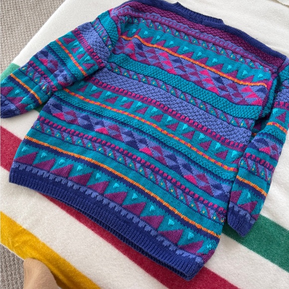 Vintage Vibrant Patterned Sweater - Picture 9 of 15